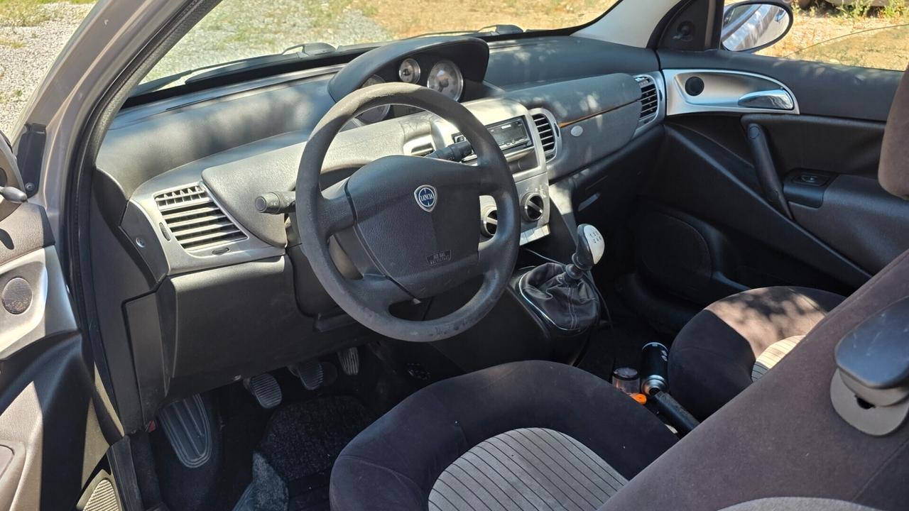 Lancia Ypsilon 1.2 Argento