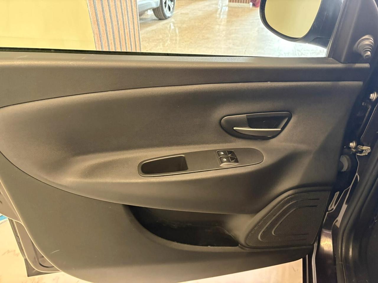 Lancia Ypsilon 1.2 69 CV 5 porte GPL Ecochic Gold