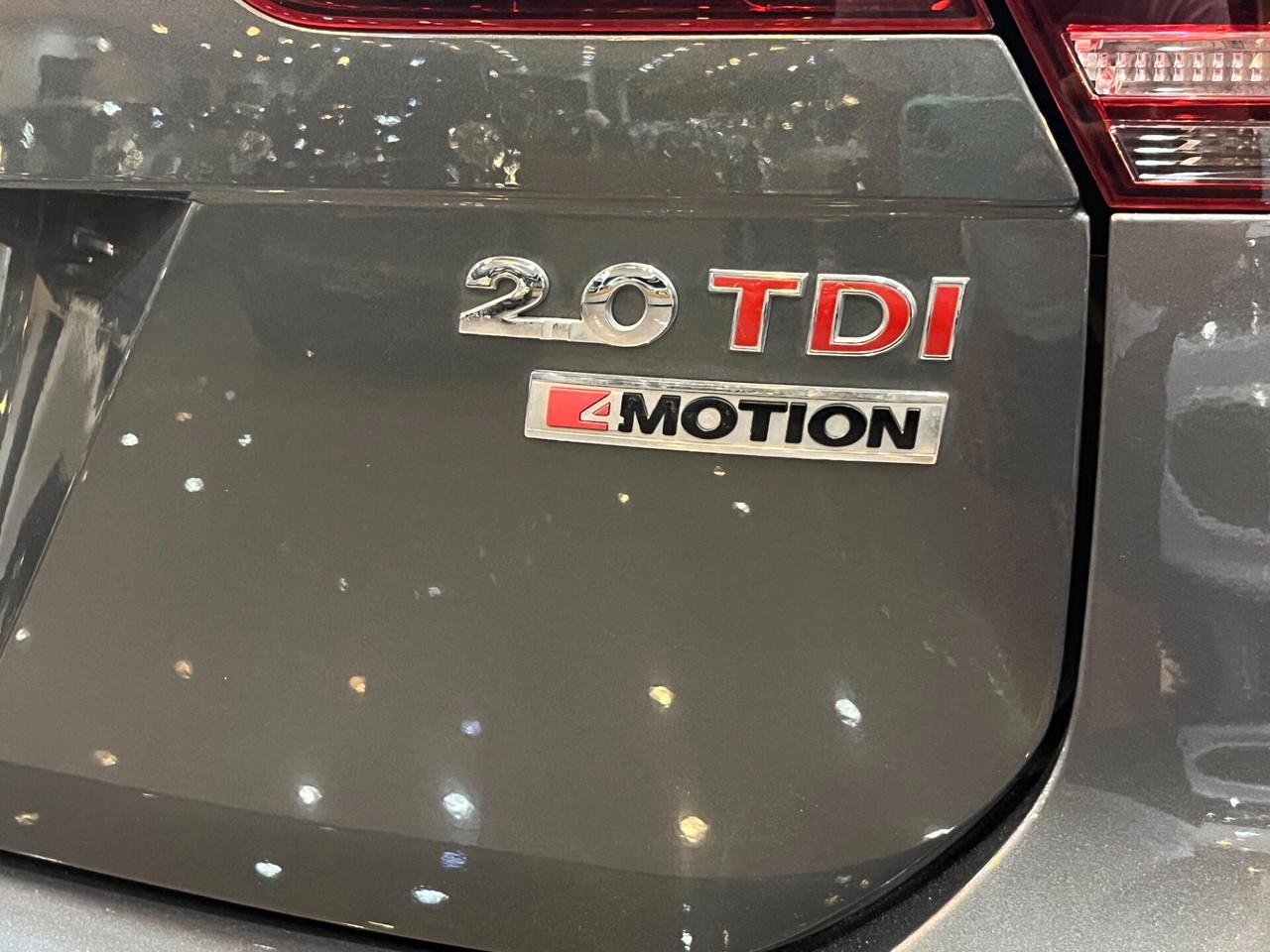 Volkswagen Tiguan 2.0 bitdi Executive R-Line 4motion 240cv dsg