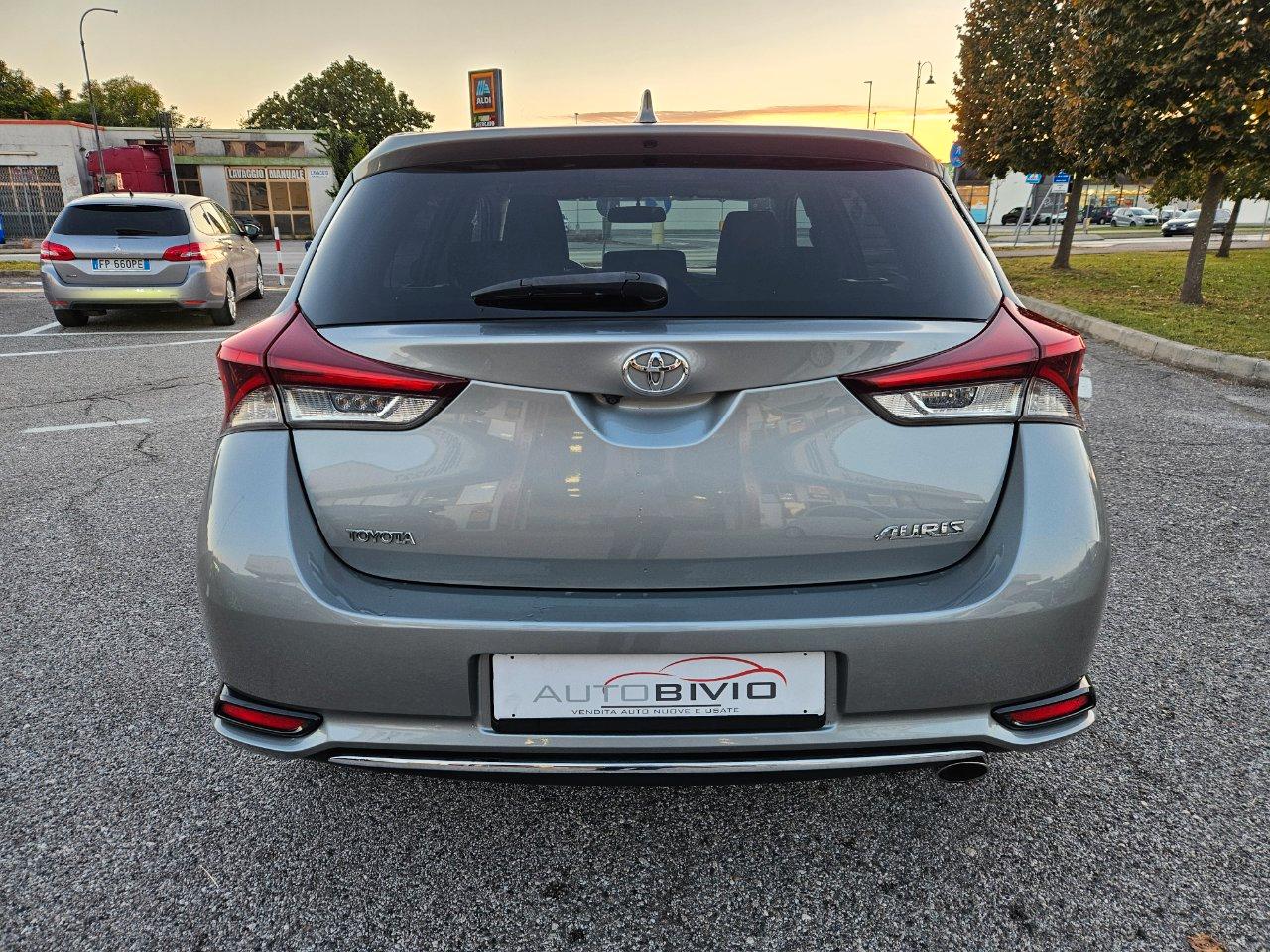 Toyota Auris 5 Porte Auris 1.2t Lounge