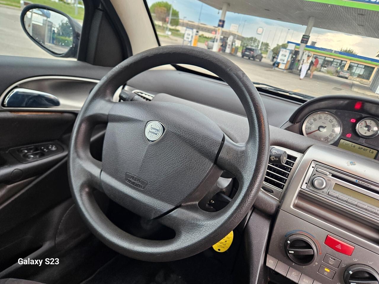 Lancia Ypsilon 1.3 MJT 75 CV Passion