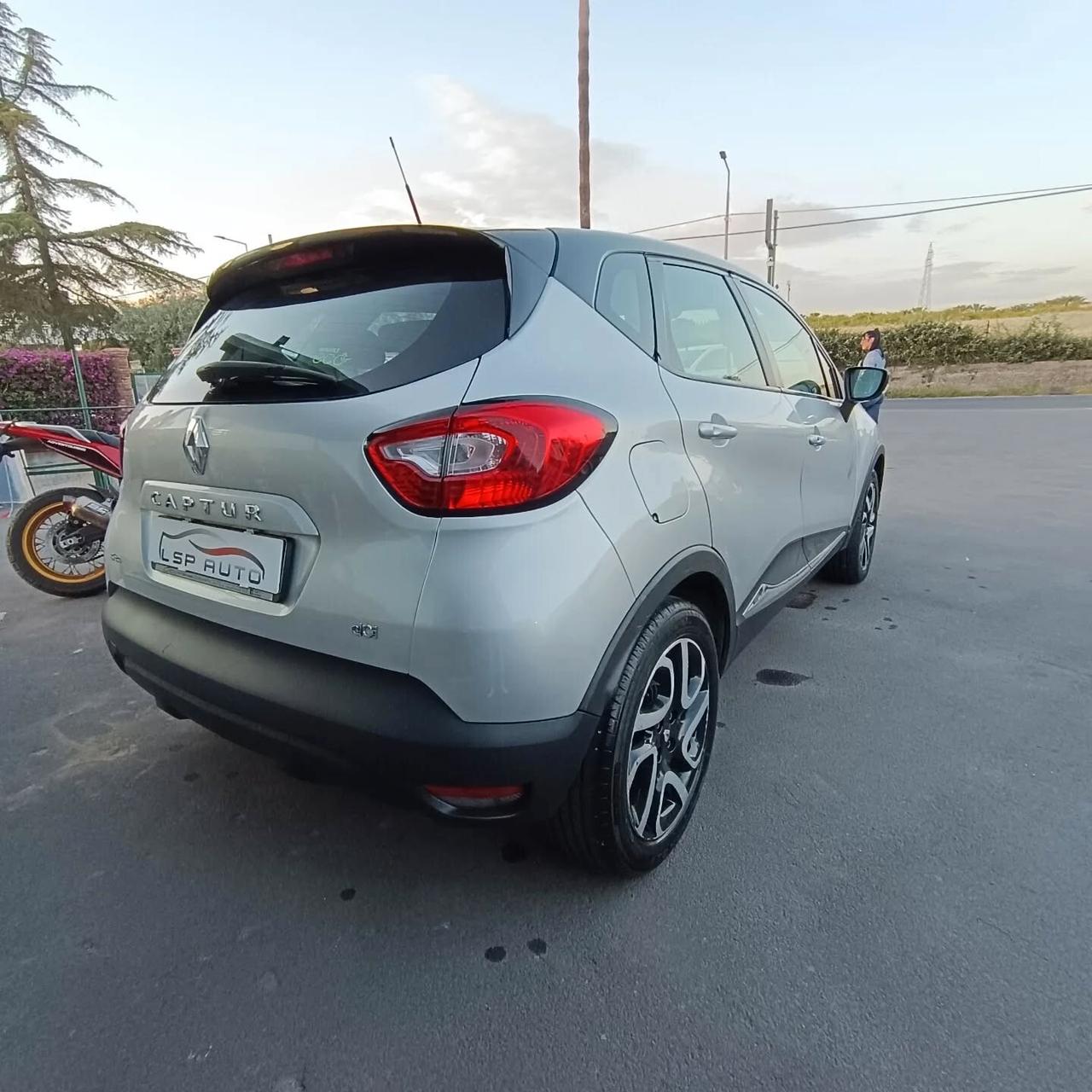 Renault Captur 1.5 dCi 90 CV TAGLIANDATA