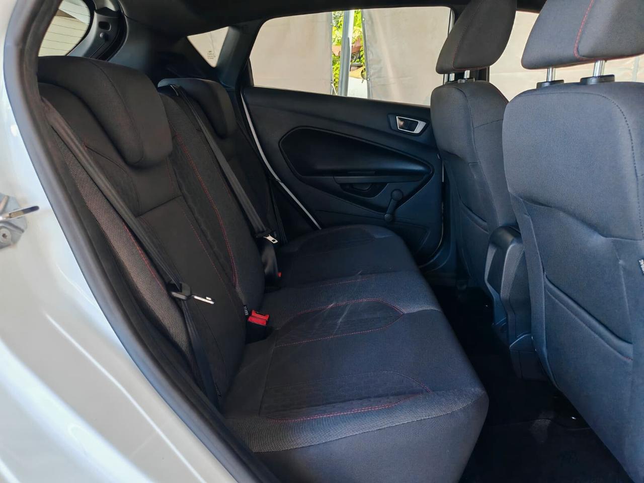 Ford Fiesta 1.5 TDCi 75CV 5 porte ST-Line
