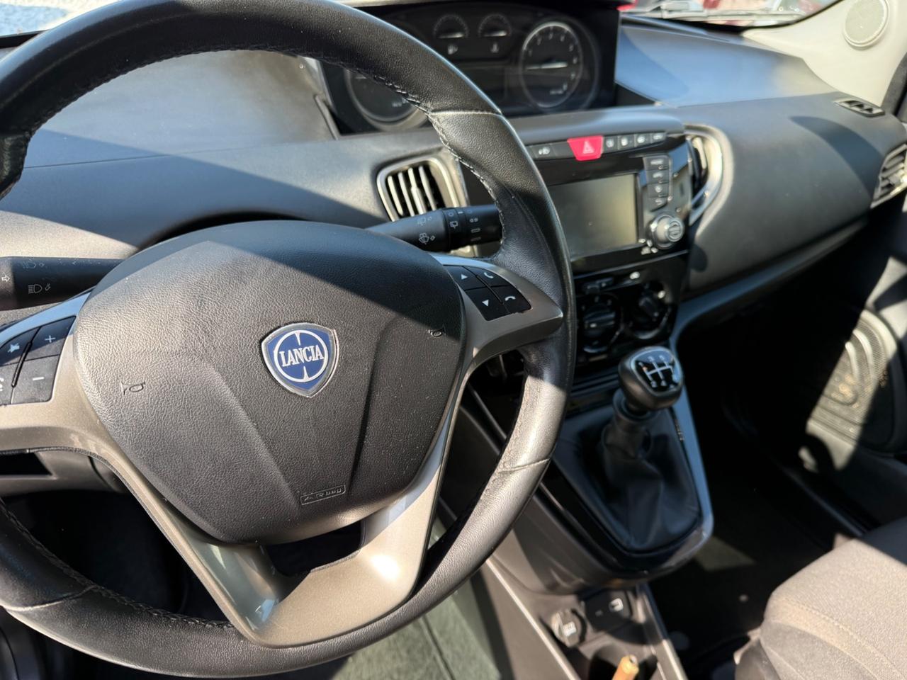 Lancia Ypsilon 1.2 69 CV 5 porte GPL Ecochic Platinum