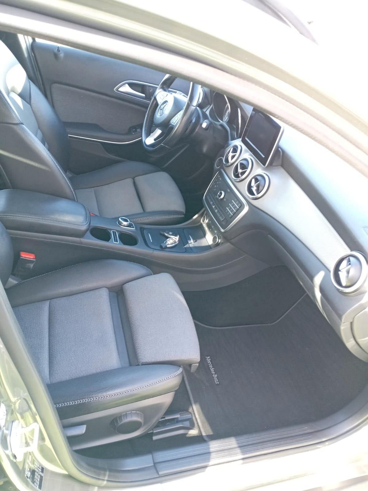 MERCEDES GLA 200 D AUTOMATICA