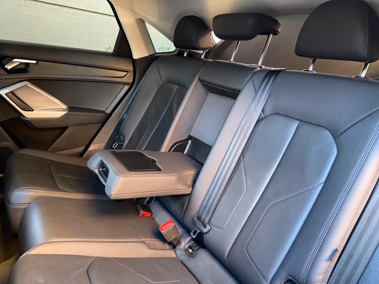 Audi Q3 Sport back 2.0 Diesel