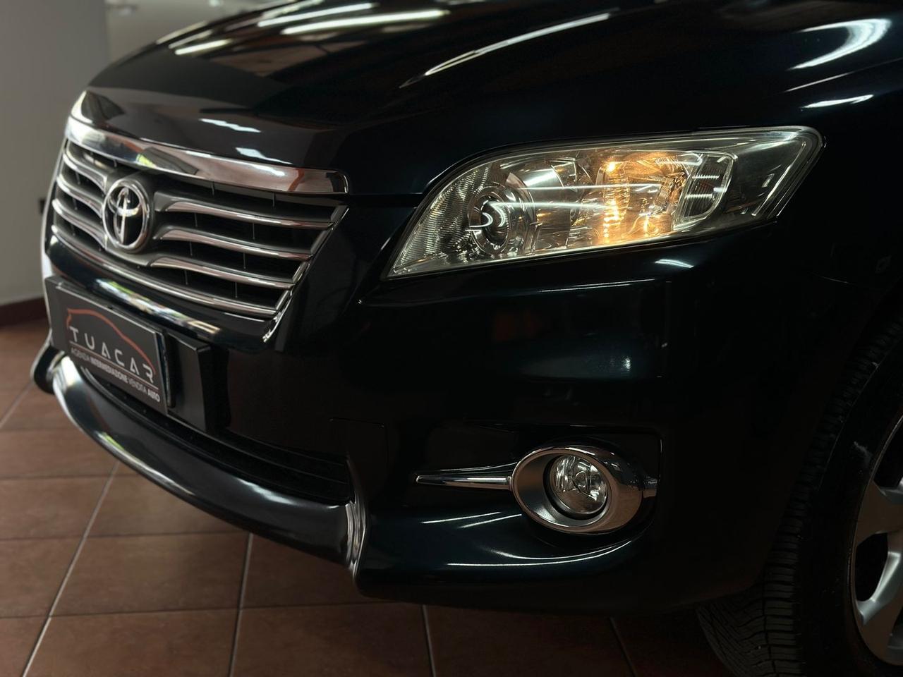 Toyota RAV 4 2.2 D-4D Exclusive #10902