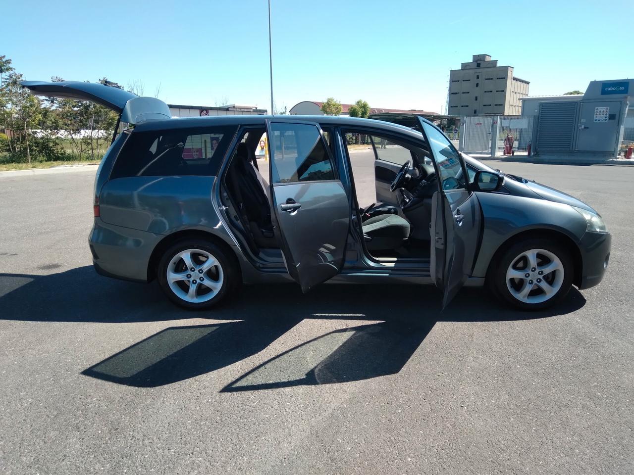Mitsubishi Grandis 2.0 tdi 140cv 7 posti motore WOLKSWAGEN