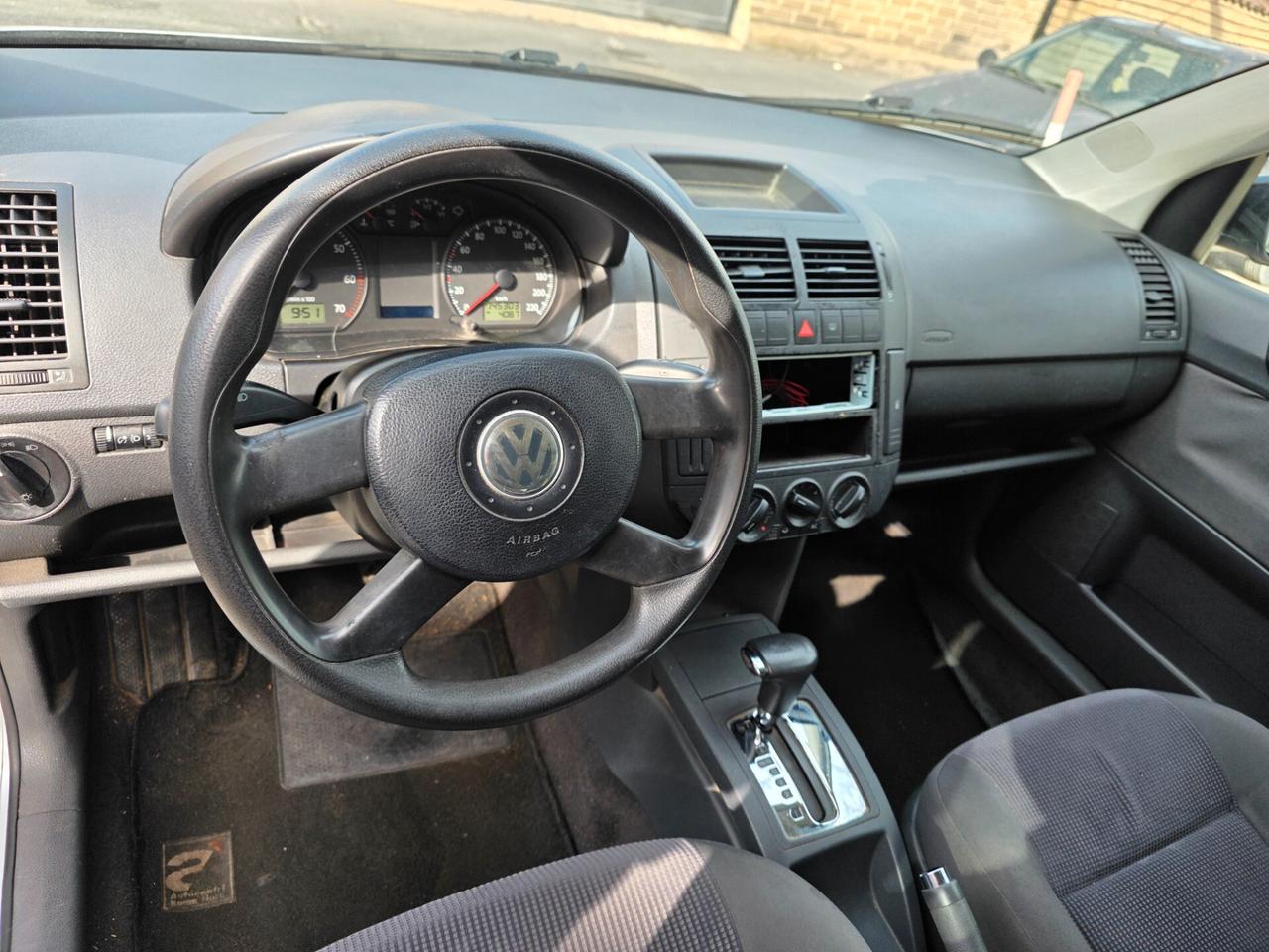 Volkswagen Polo 1.4/75CV 16V 5p. aut. Comfortline
