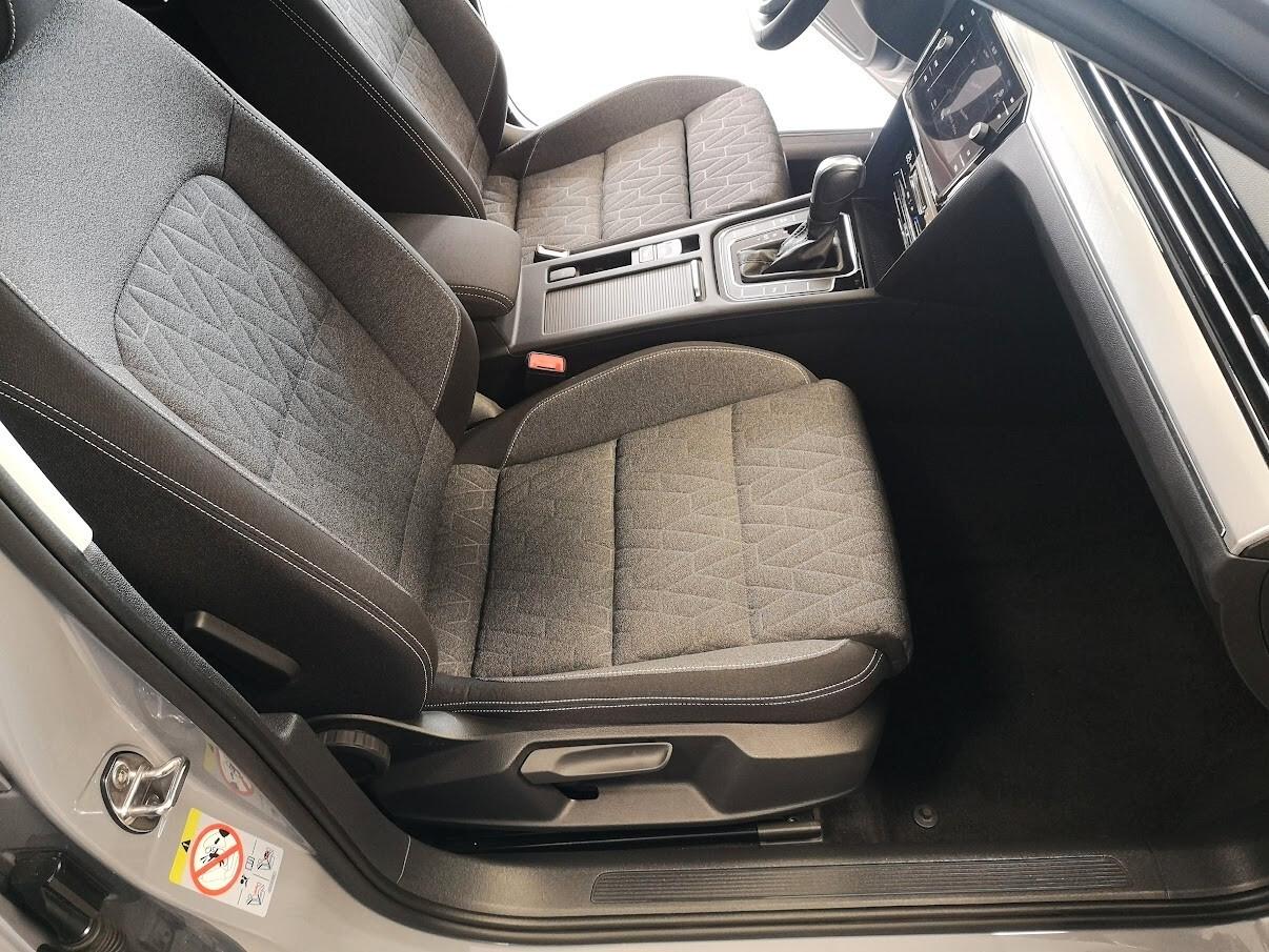 Volkswagen Passat Variant 2.0 TDI SCR EVO DSG Business NAVI - RETROCAMERA