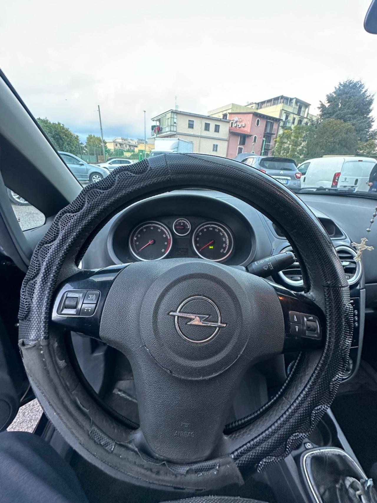 Opel Corsa 1.2 5 porte Cosmo