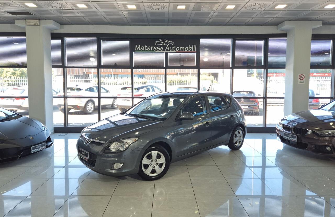 Hyundai i30 1.4 cc 109CV NEOPATENTATI Tagliandata Garanzia