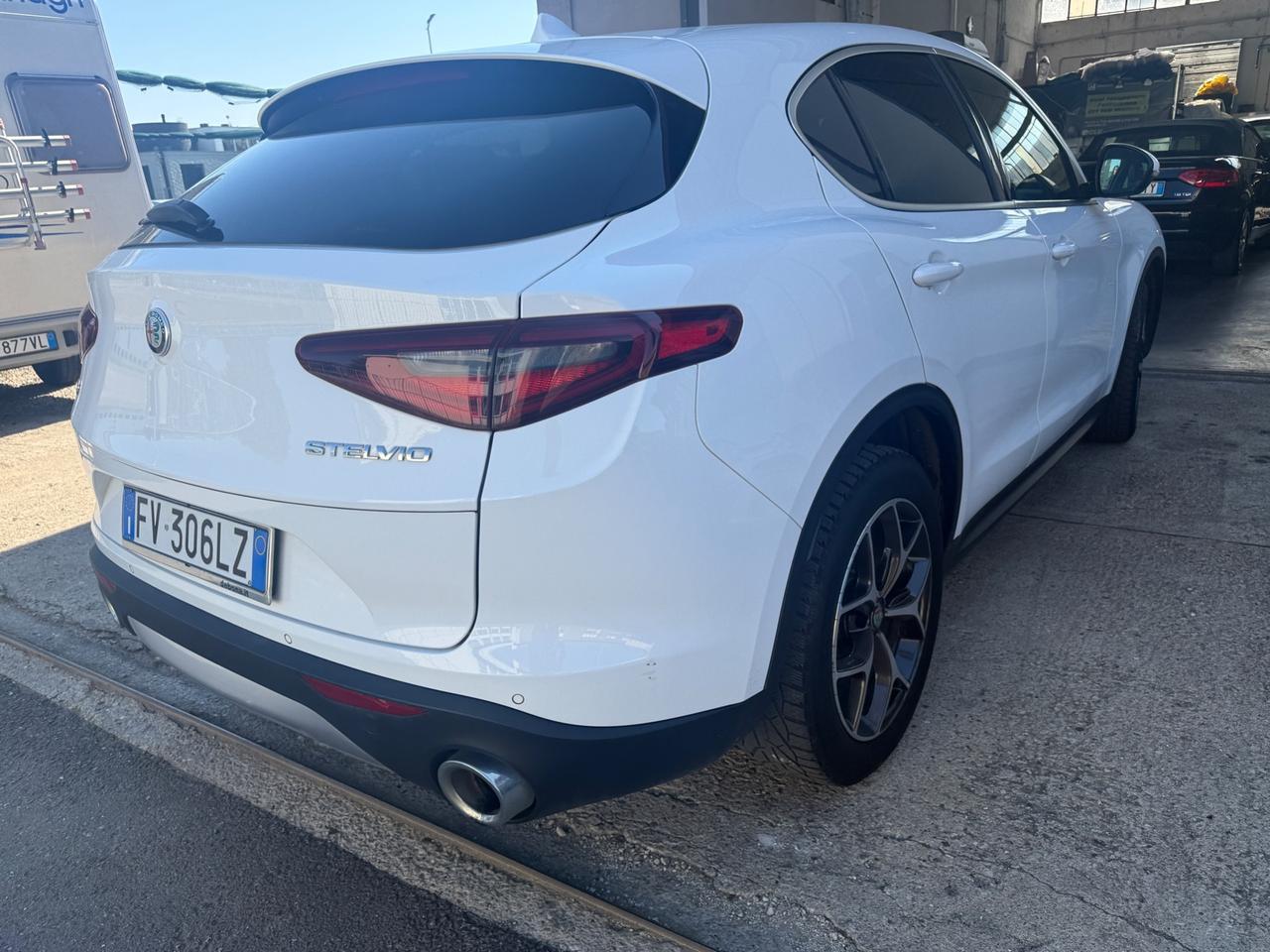 Alfa Romeo Stelvio 2.0 Turbo 200 CV AT8 Q4 Super