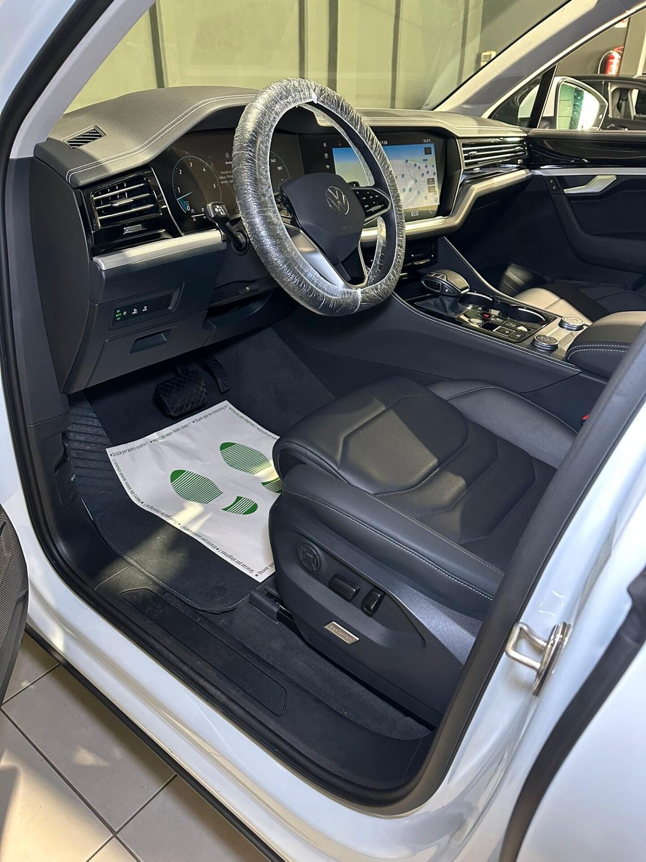 Volkswagen Touareg 3.0 V6 3.0 tdi TIPTRONIC 4MOTION