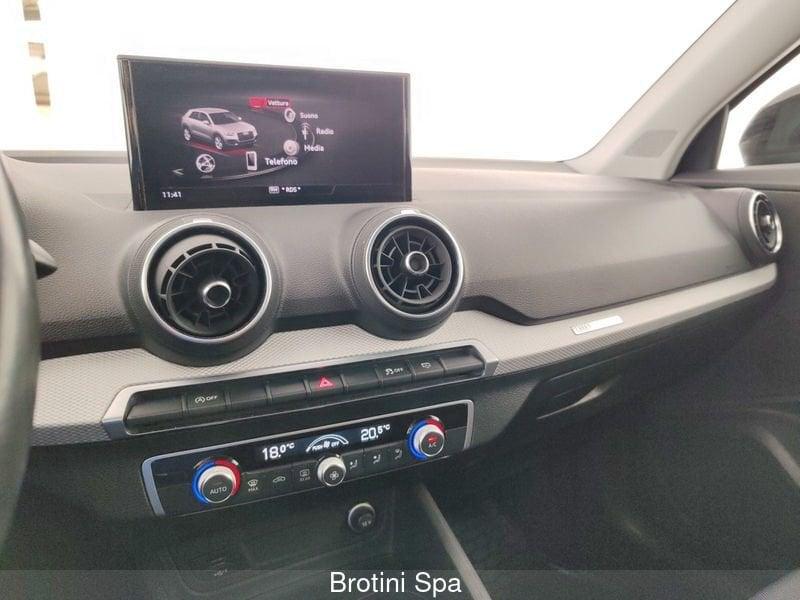 Audi Q2 35 TFSI S tronic Identity Black