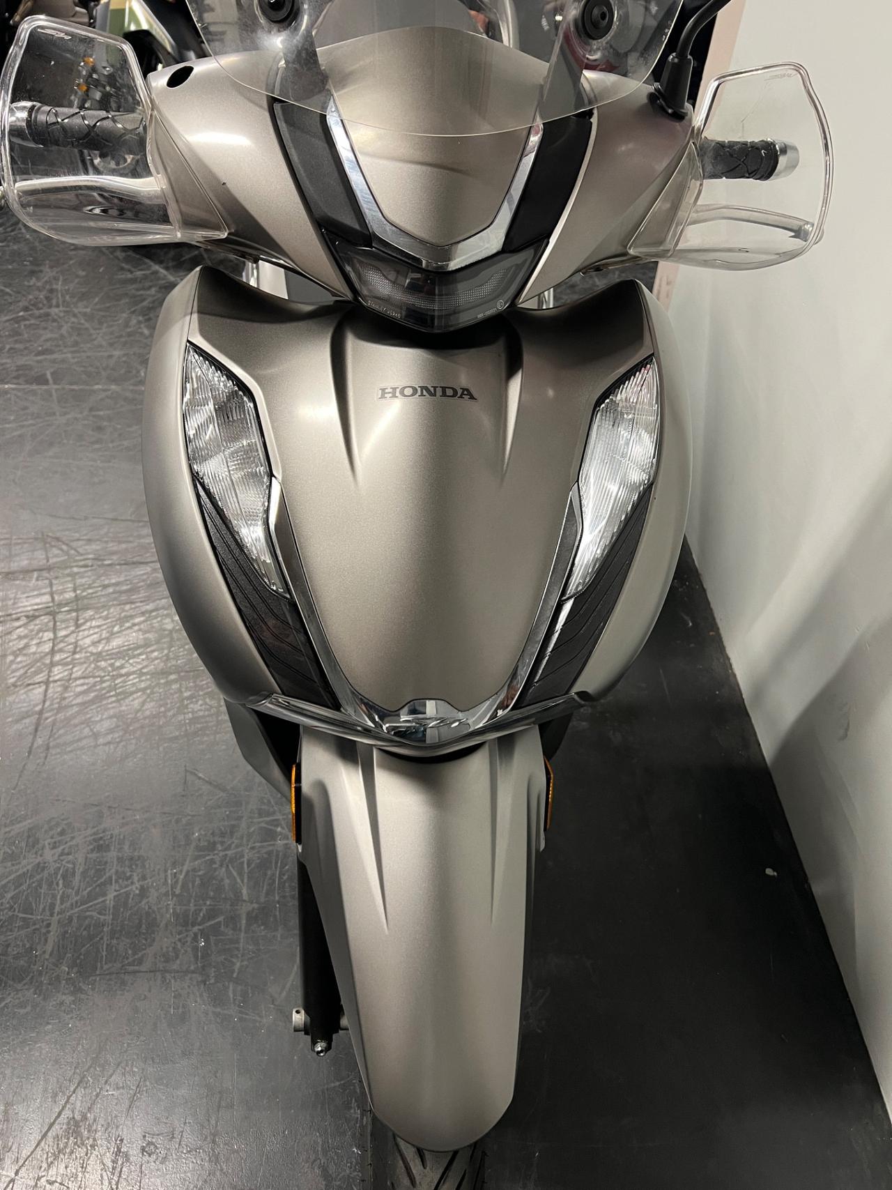 Honda SH 350 i