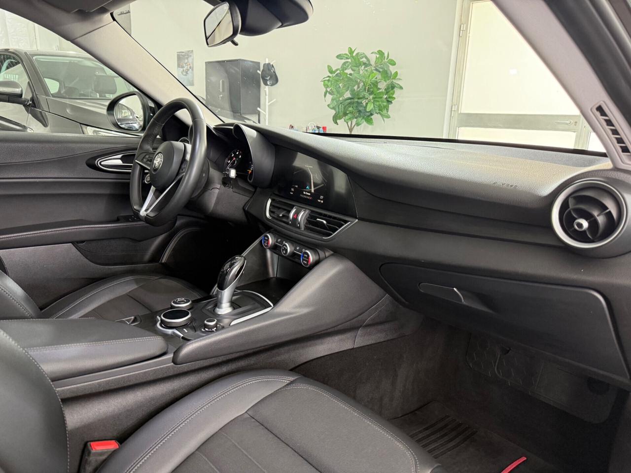 Alfa Romeo Giulia 2.2 Aziendale Turbodiesel 150 CV AT8 Super