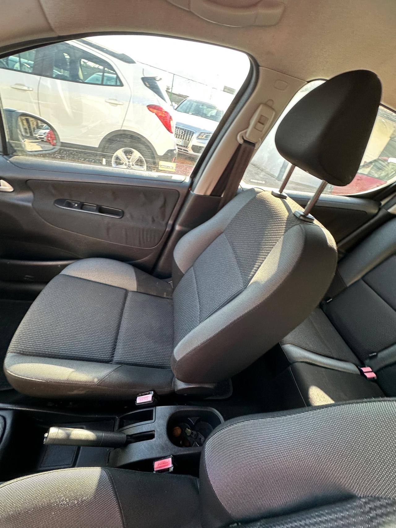 Peugeot 207 Plus 1.4 8V 75CV 5p. ECO GPL