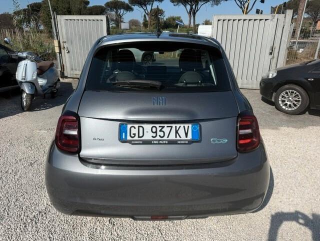Fiat 500 500e Berlina 42 kWh Passion