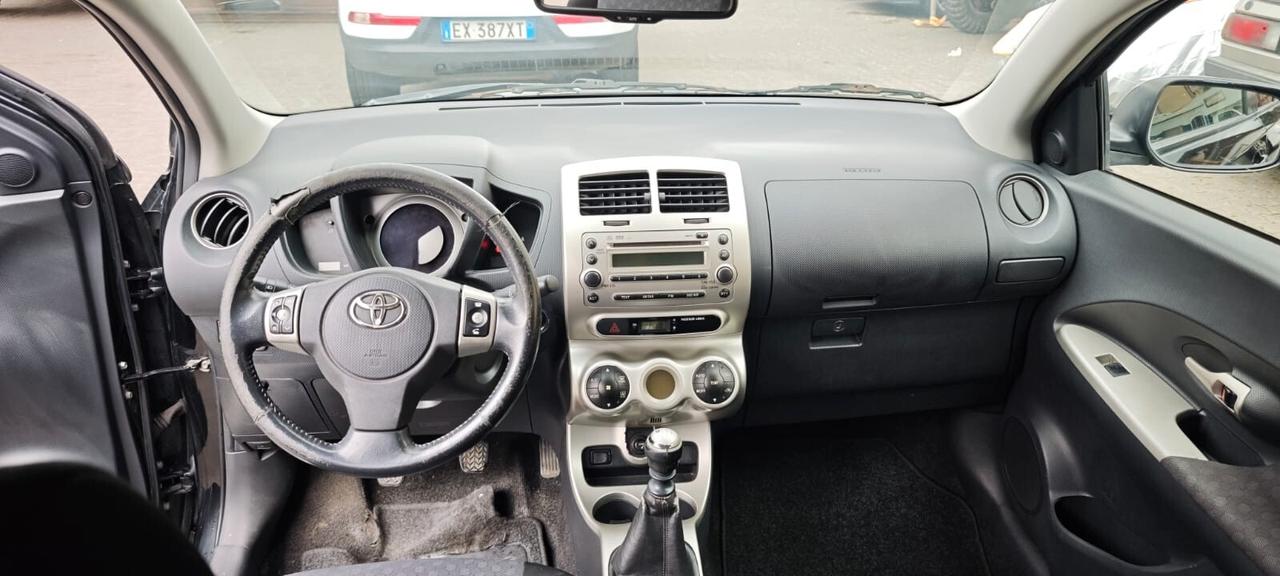 Toyota Urban Cruiser 4x4 D-4D AWD Luxury