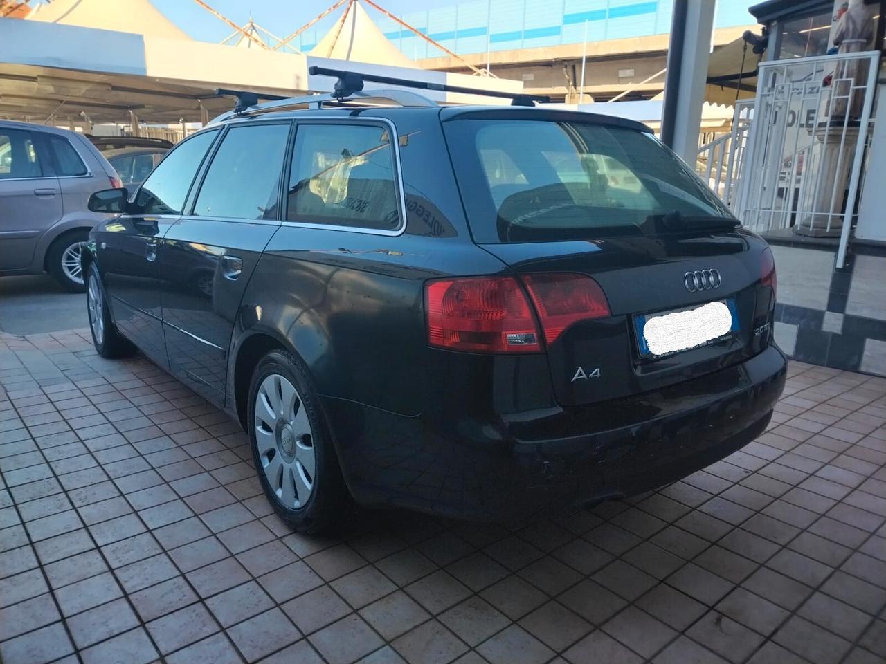 AUDI A4 AVANT