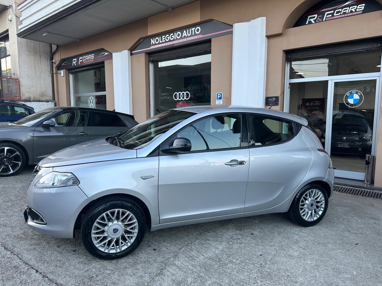 Lancia Ypsilon 0.9 TwinAir 85 CV 5 porte S&S Platinum GPL