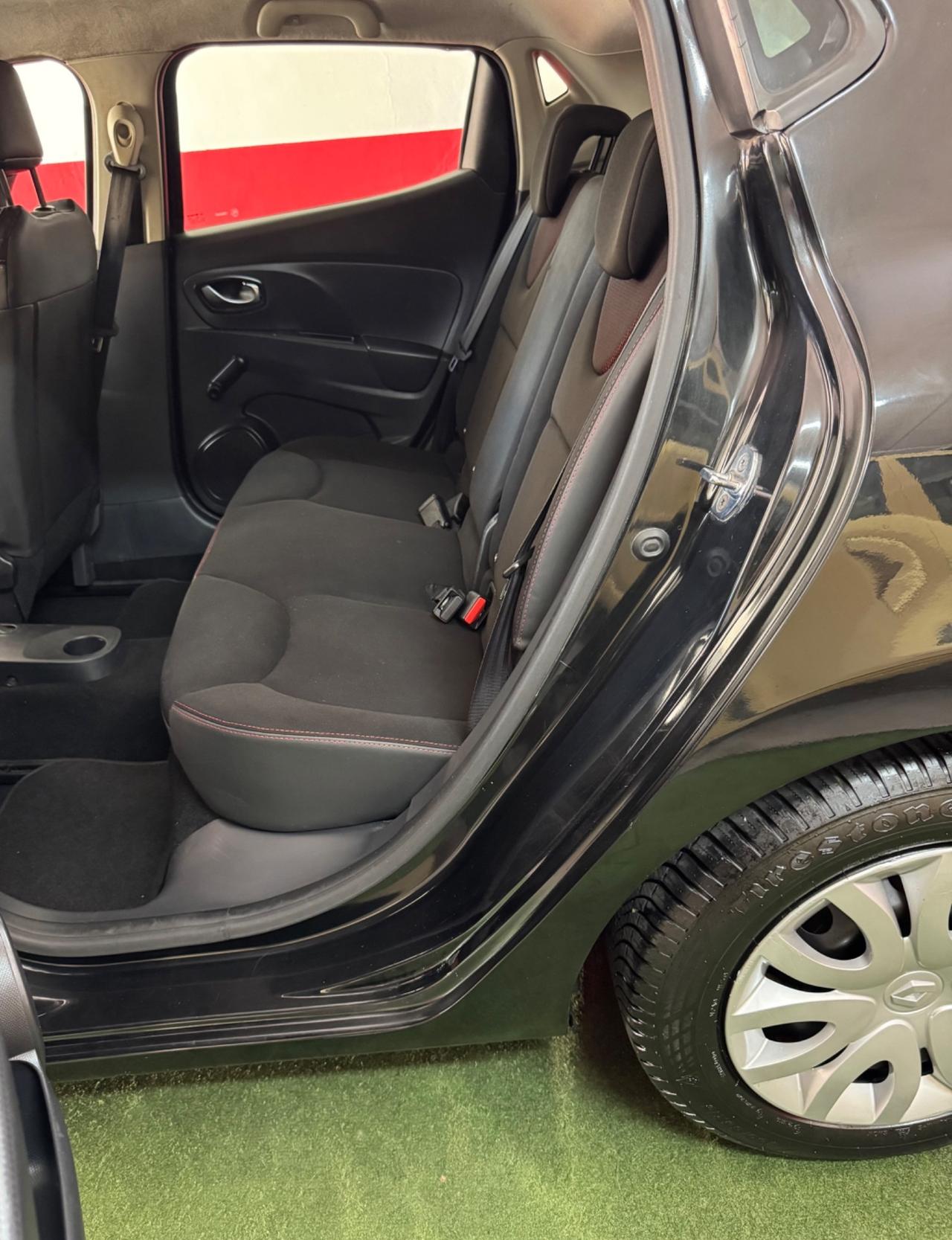 Renault Clio 1.2 75CV 5 porte Anno 2015 Unico proprietario
