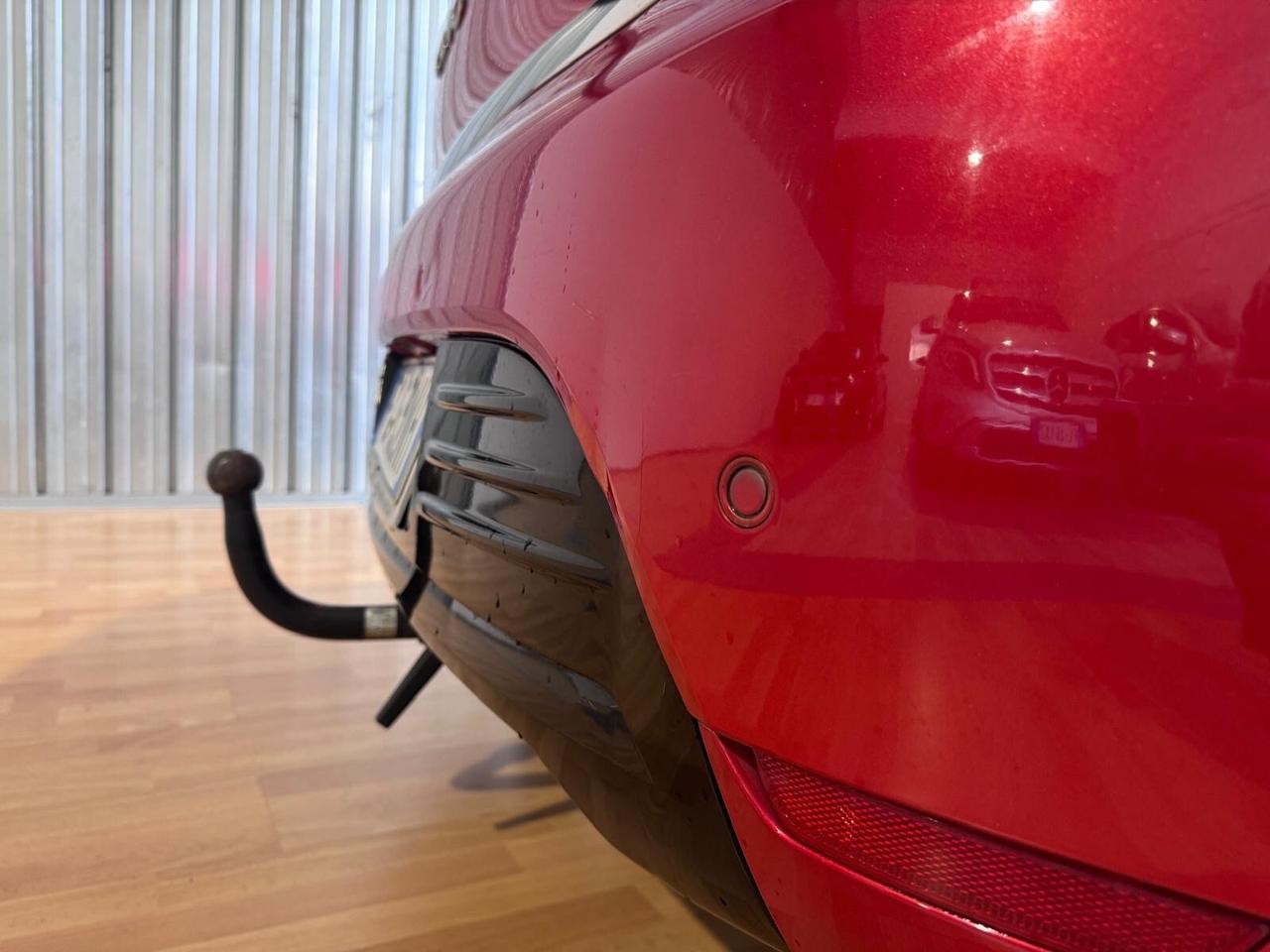 Renault Clio Energy intens euro 6 con gancio di traino