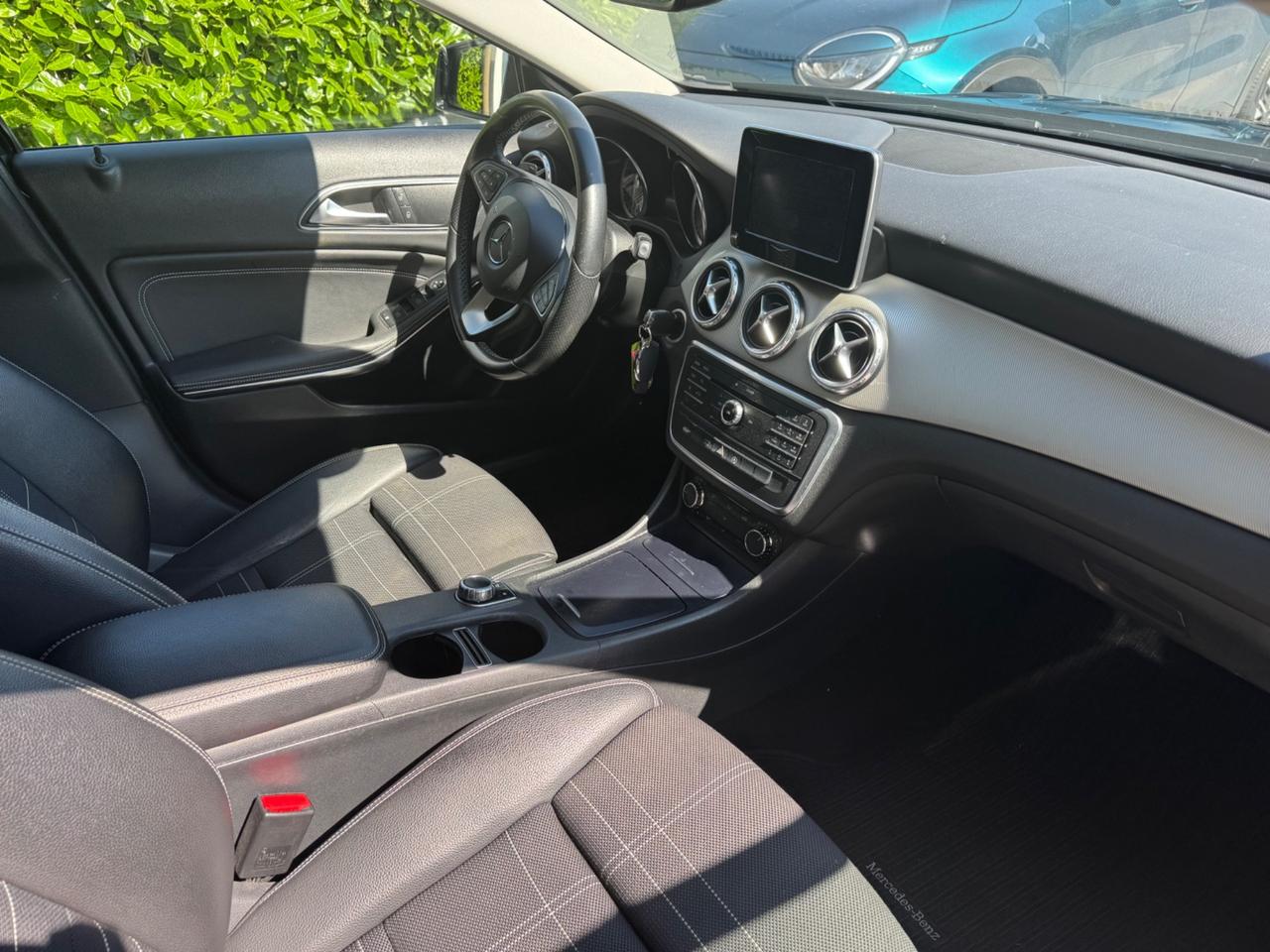 Mercedes-benz GLA 180 d Premium