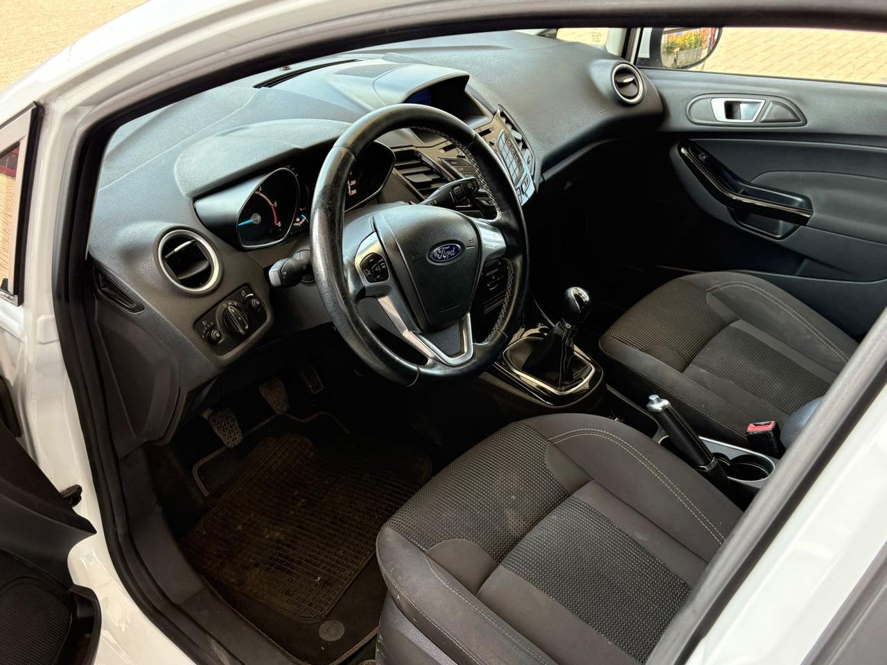 Ford Fiesta Titanium 1.5 TDCi AUTOCARRO DIS #10331