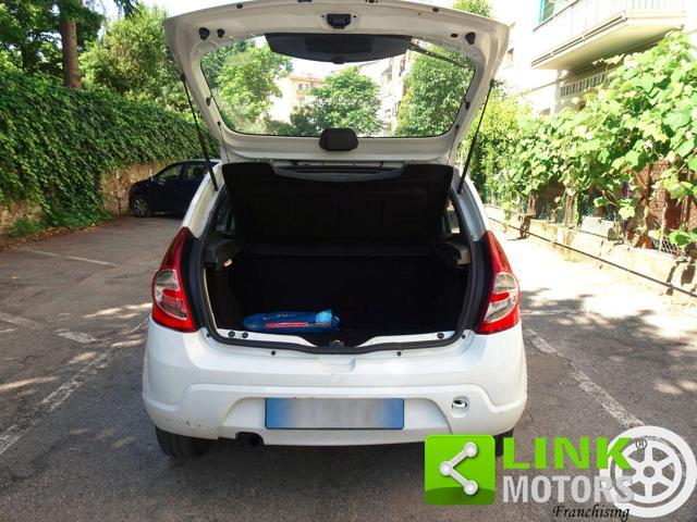 DACIA Sandero 1.2 75 CV