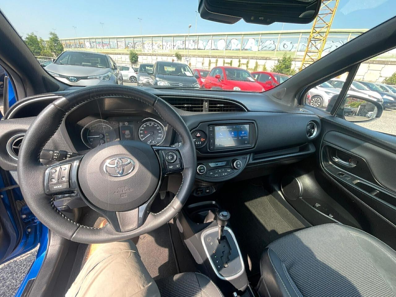 Yaris 1.5 Hybrid Style tetto panoramico GARANZIA