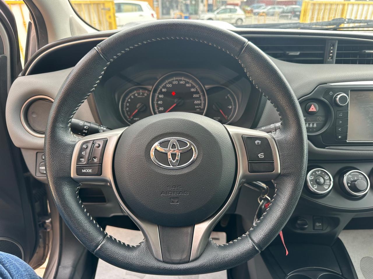 Toyota Yaris 1.0 5 porte Active 2015