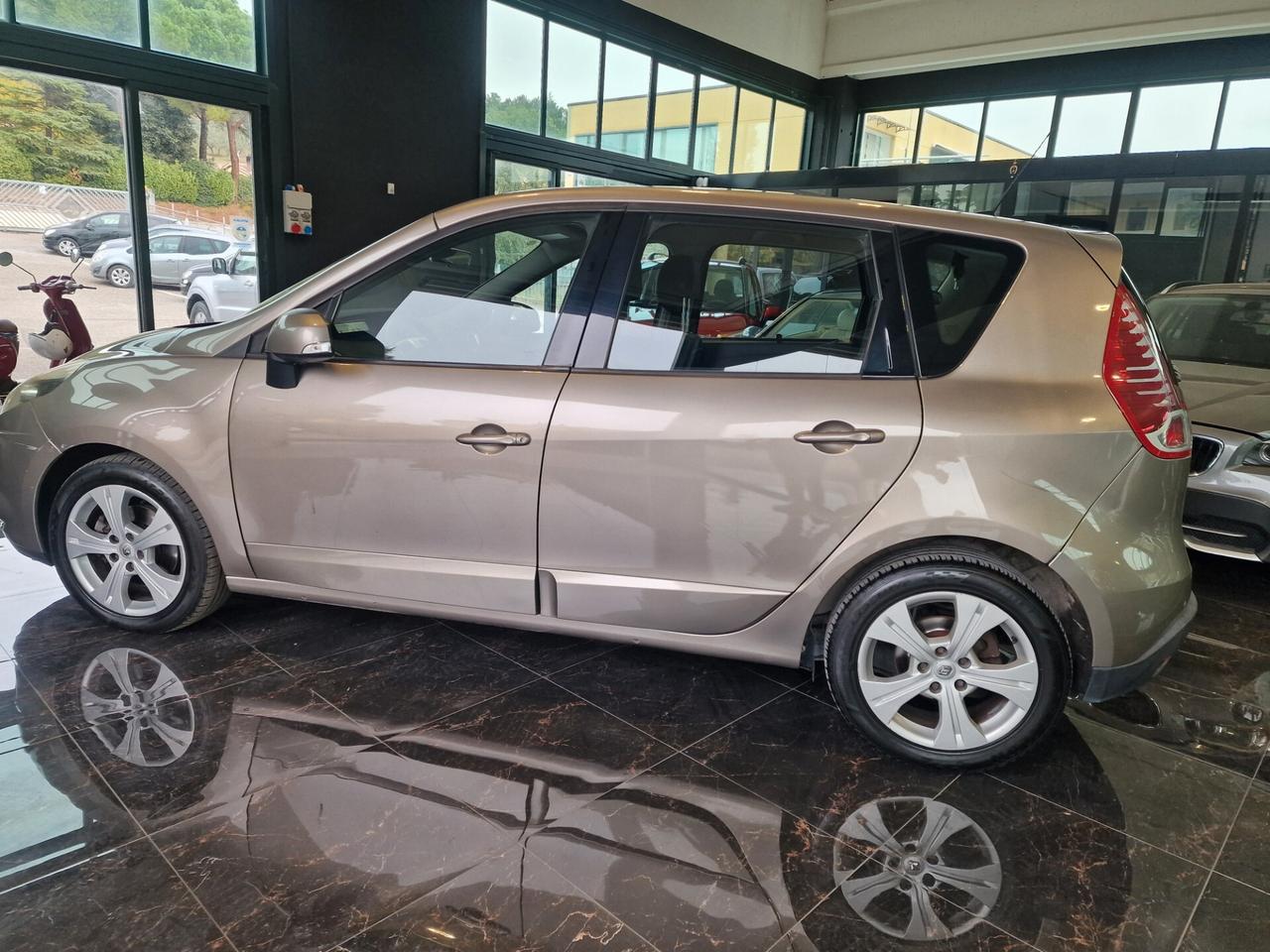 Renault Scenic Scénic X-Mod 1.5 dCi 110CV Luxe