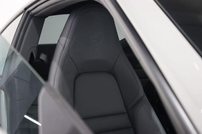 Porsche 911 992 Carrera