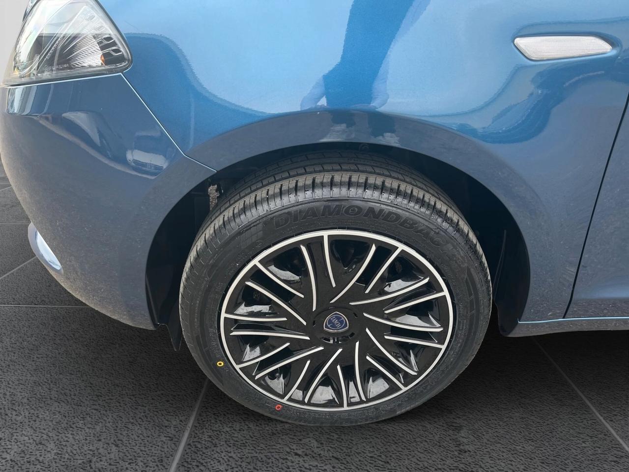 Lancia Ypsilon 1.0 FireFly 5 porte S&S Hybrid Gold