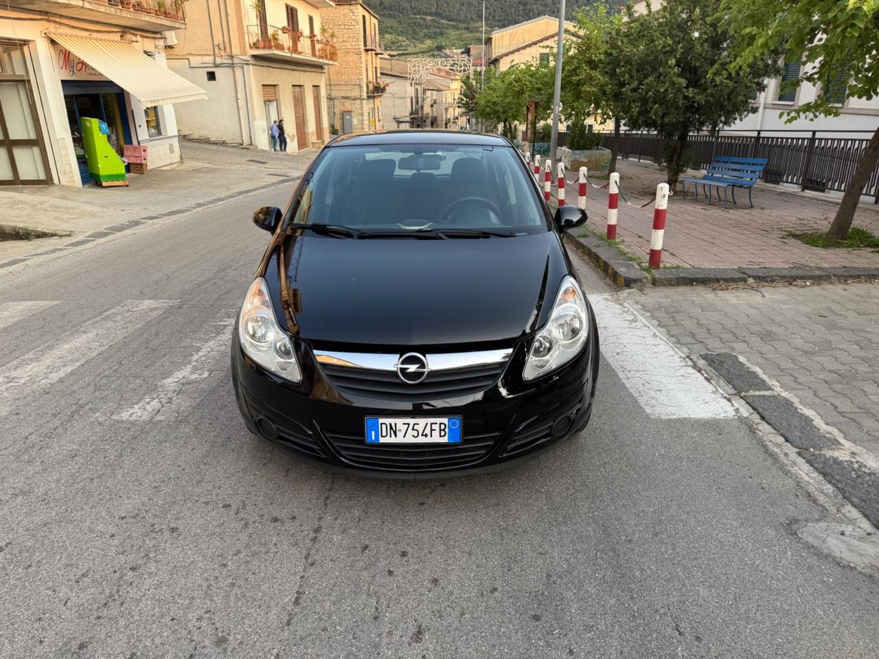Opel Corsa 1.2 5 porte Enjoy