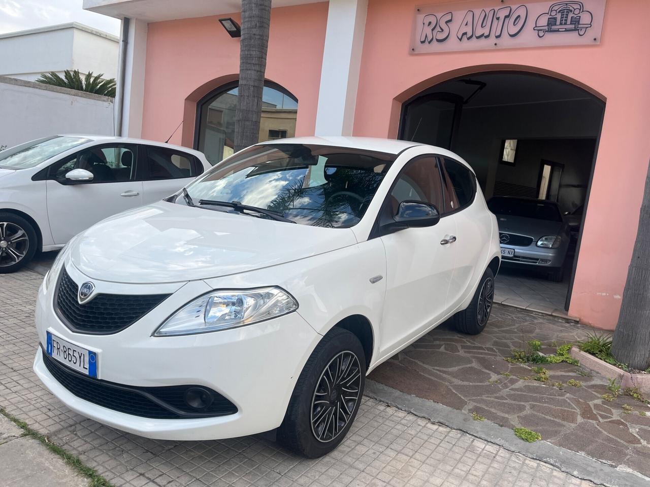 Lancia Ypsilon 0.9 TwinAir 85 CV 5 porte Metano Ecochic Gold