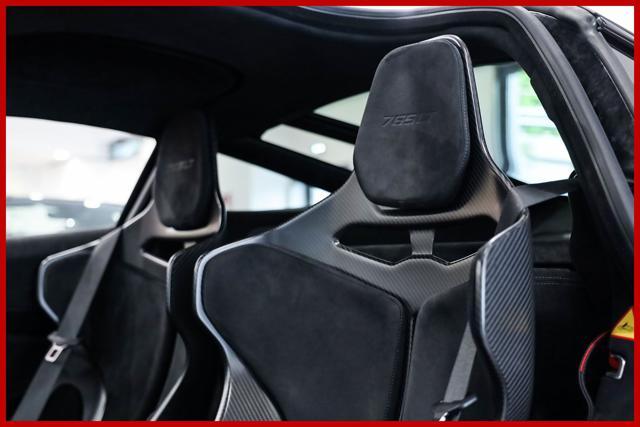 MCLAREN 765LT |LIFT|RETROCAMERA|FULL CARBON SPEC