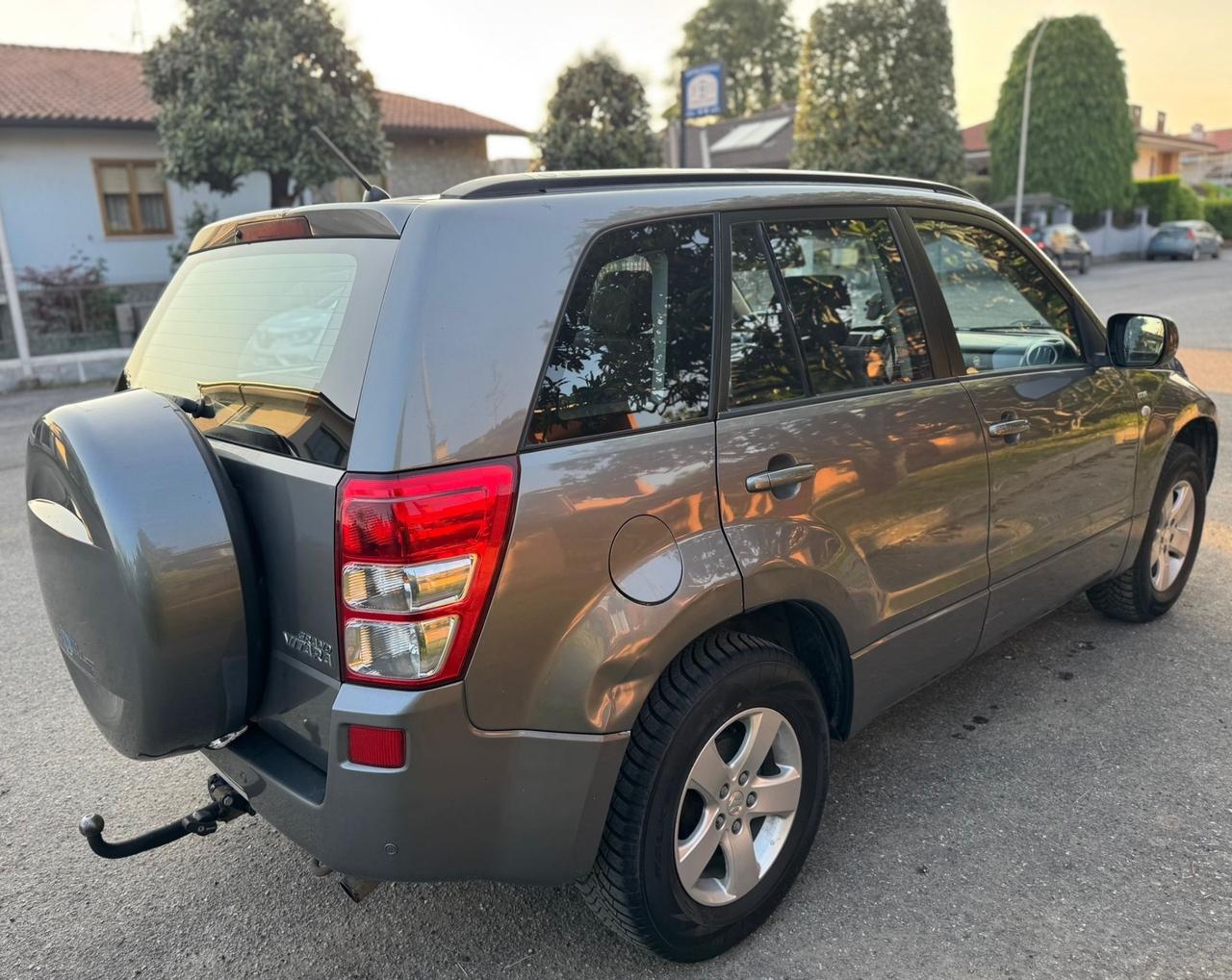 Suzuki Grand Vitara Grand Vitara 1.9 DDiS 5 porte (4x4 e GANCIO DI TRAINO)