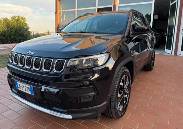 Jeep Compass TOTAL BLACK 4xe Business Plus da 190 euro al mese