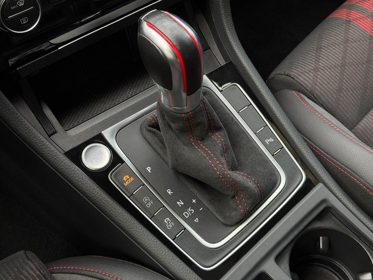 Volkswagen Golf 7.5 GTI TCR 2.0 TSI 290 CV