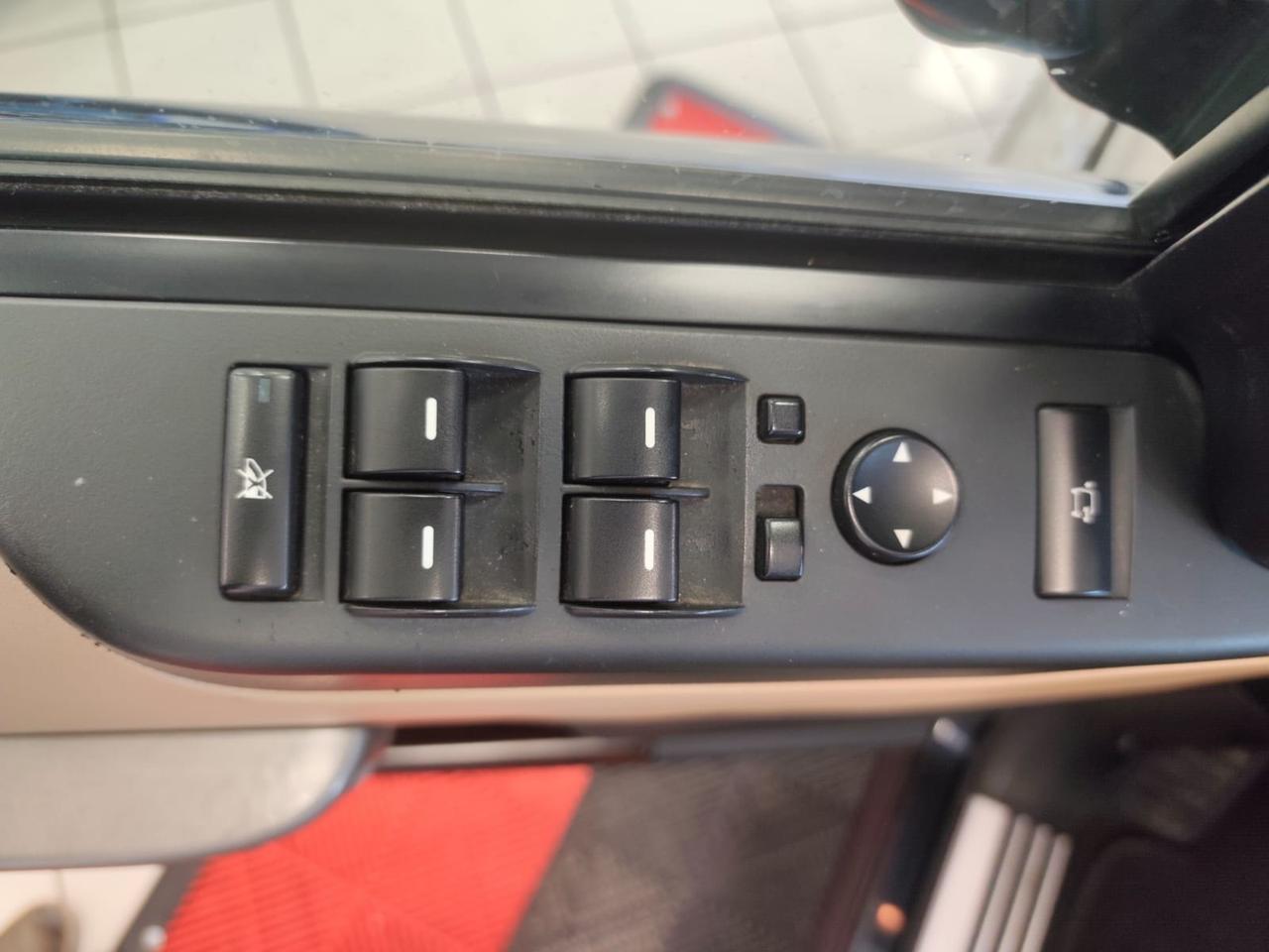 Land Rover Range 4.4 V8 32V Vogue Foundry