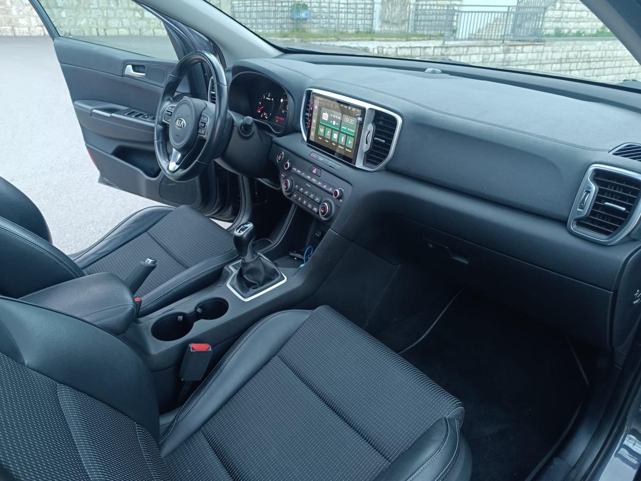 Kia Sportage 1.7 CRDI VGT 2WD high tech