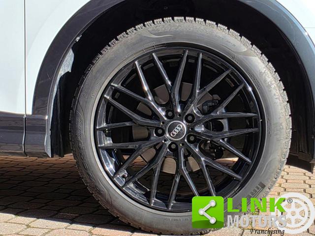 AUDI Q3 35 TDI S tronic Identity Black Business Advantage