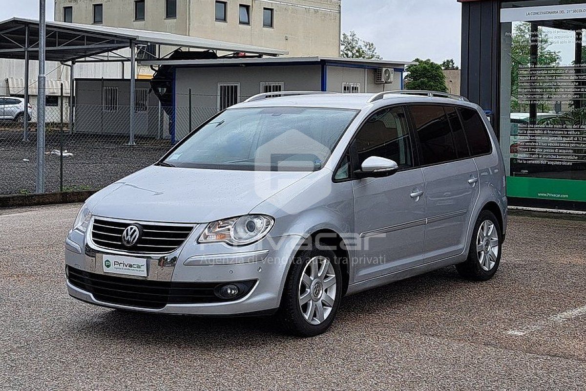 VOLKSWAGEN Touran 2.0 TDI DPF DSG Highline