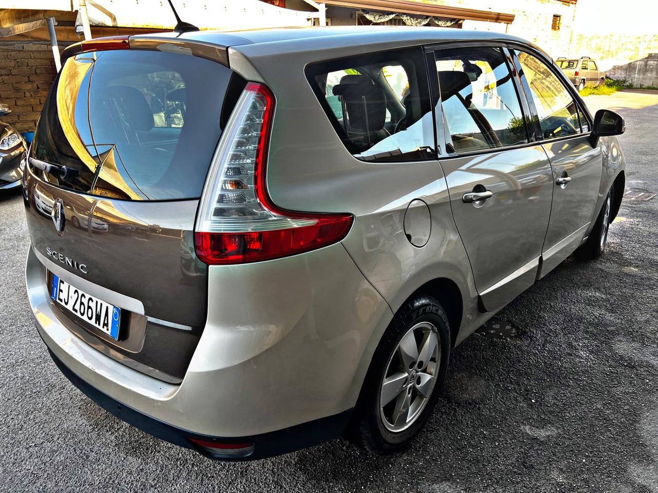 Renault Scenic 1.5 dCi 110CV 7 posti 2011