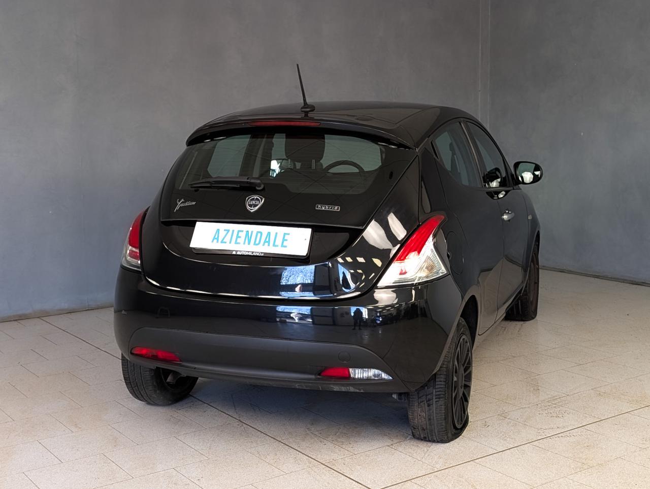 Lancia Ypsilon 1.0 Hybrid 70cv Silver