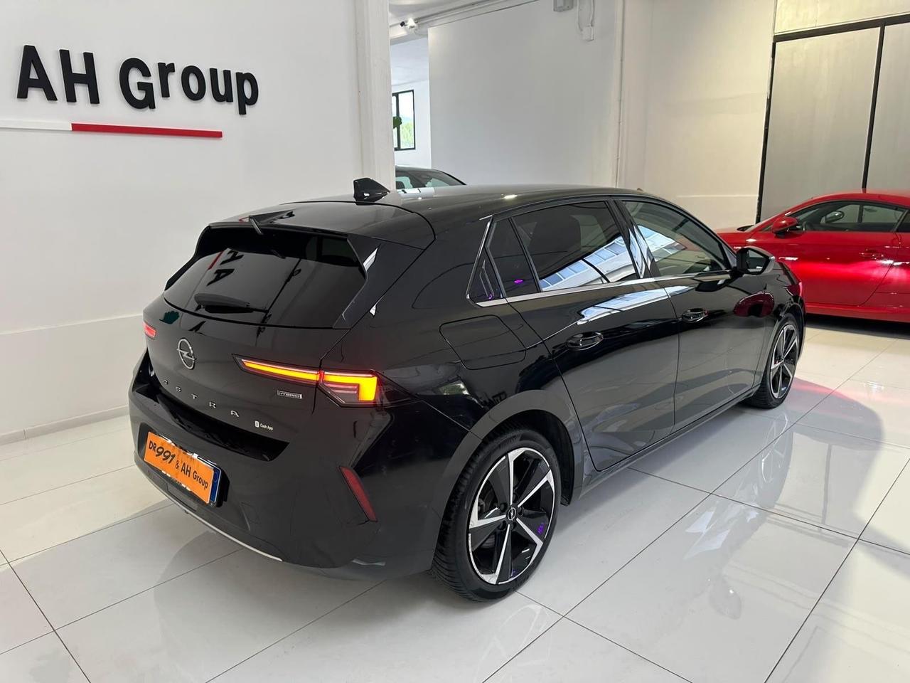 Opel Astra 1.6 Plug-in Hybrid 180 CV AT8 Business Elegance