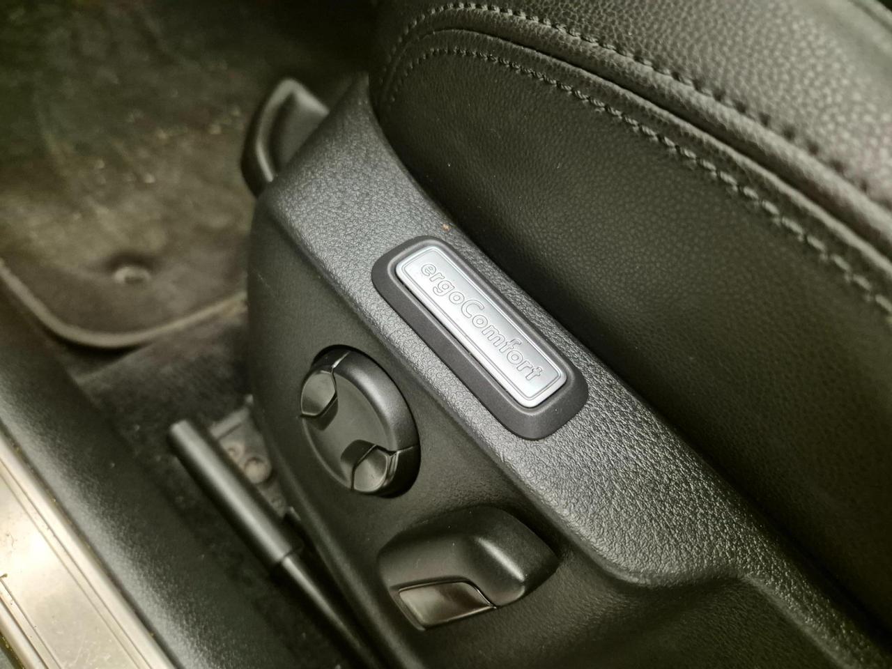 Volkswagen Passat Variant 2.0 tdi Highline 150cv dsg - ACC/Lim - Carplay - Sens. Park.